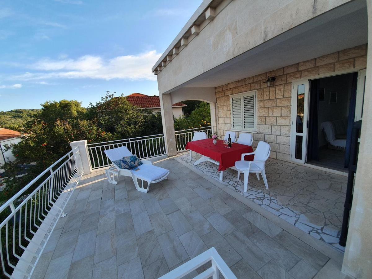 Villa Hela Lumbarda Exterior photo